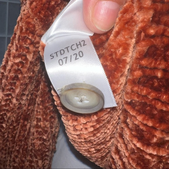 Aeropostal sweater with hood - Picture 5 of 6